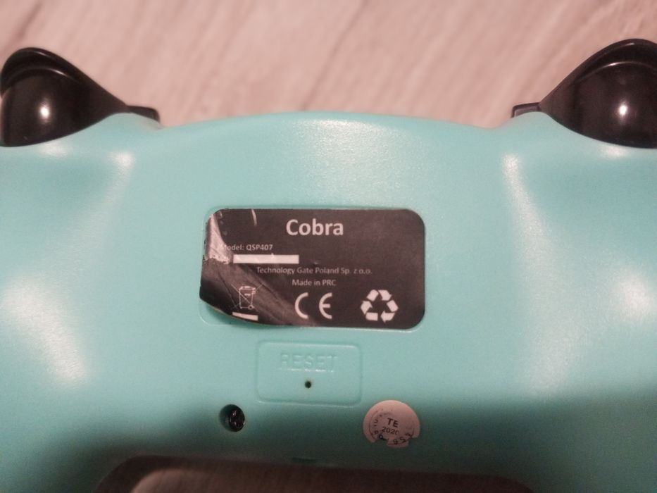 Kontroler firmy cobra do ps4