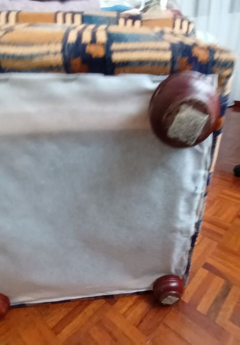 Puf quadrado em tecido