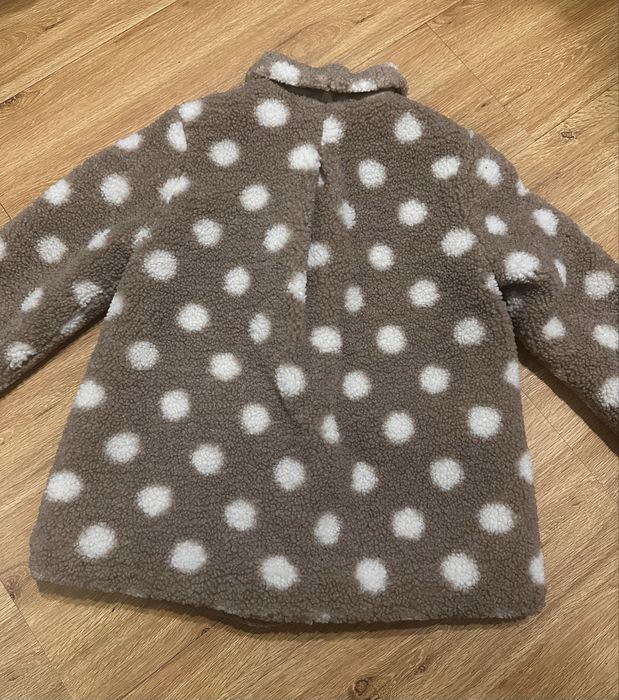 Актуальна шубка на дівчинку