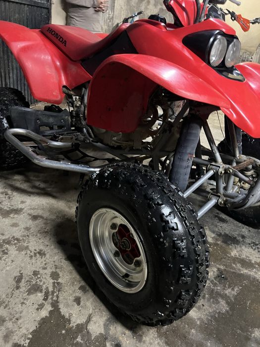 Honda Trx 400.