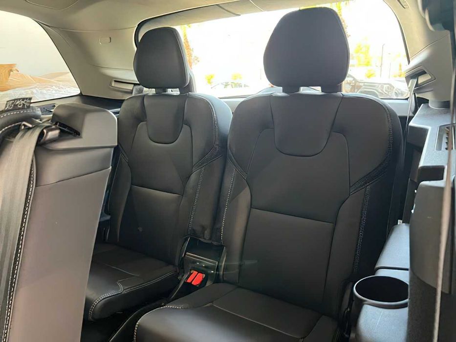 Volvo XC90 B6      2024