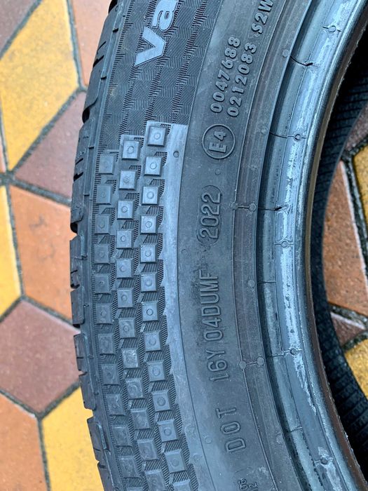 225/55 R17C Continental VanContact Ultra. Шини літні 4 шт.