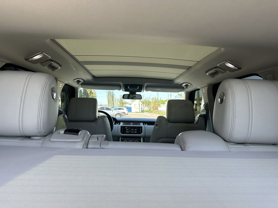 Продам ИДЕАЛЬНЫЙ RANGE ROVER 4.4 TDi официал