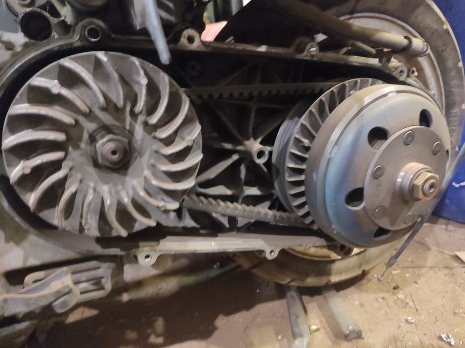 Варіатор в зборі перед зад на 400ку бургман