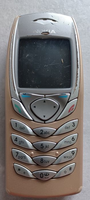 Nokia 6100 Gold z ładowarką