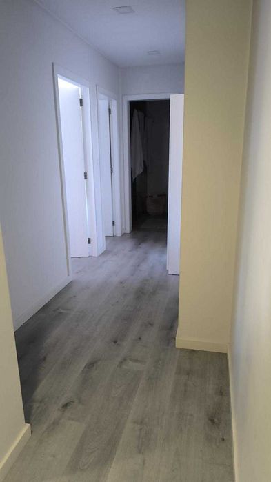 T2 com garagem e varanda corrida em Arcozelo – particular vende