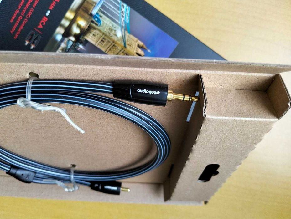 Кабель межблочный аналоговый AudioQuest 1.0m Tower 3.5mm > RCA