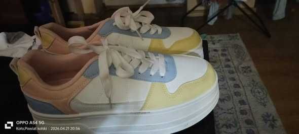 Buty sportowe wysokie 41 dlugosc wkladki  25,7cm