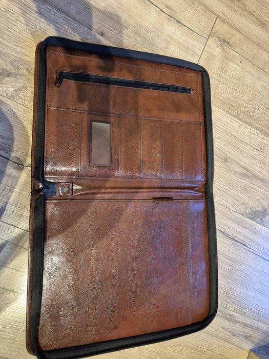 Duża skórzana aktówka na dokumenty A4