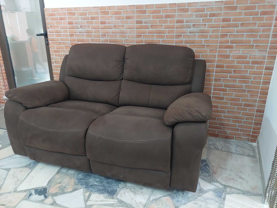Sofá em Pele Aveludada com Relax - 2 Lugares