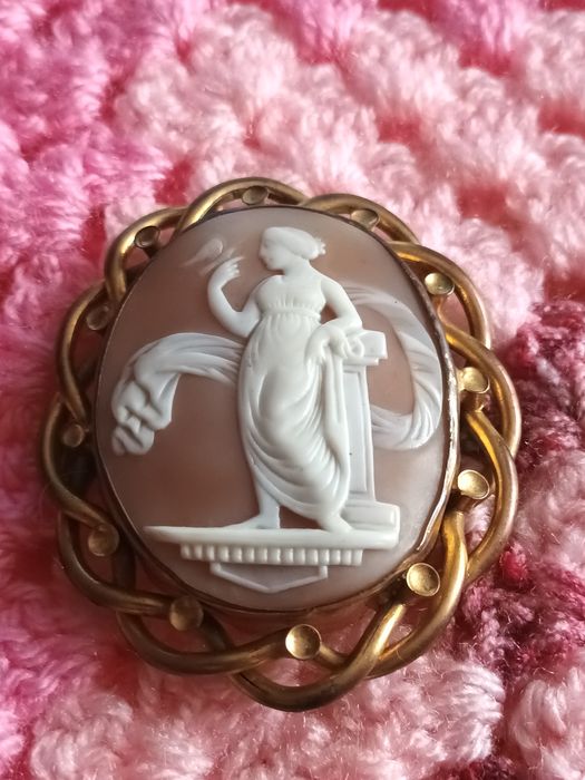 Duża stara broszka camea