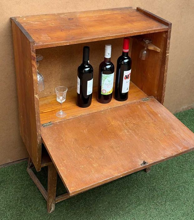 Movel bar para restauro (pintura) Altura 85X64X33 cm
