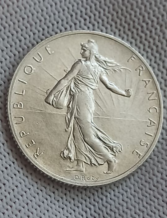 Срібна монета 2 франка 1918 року, Франція.