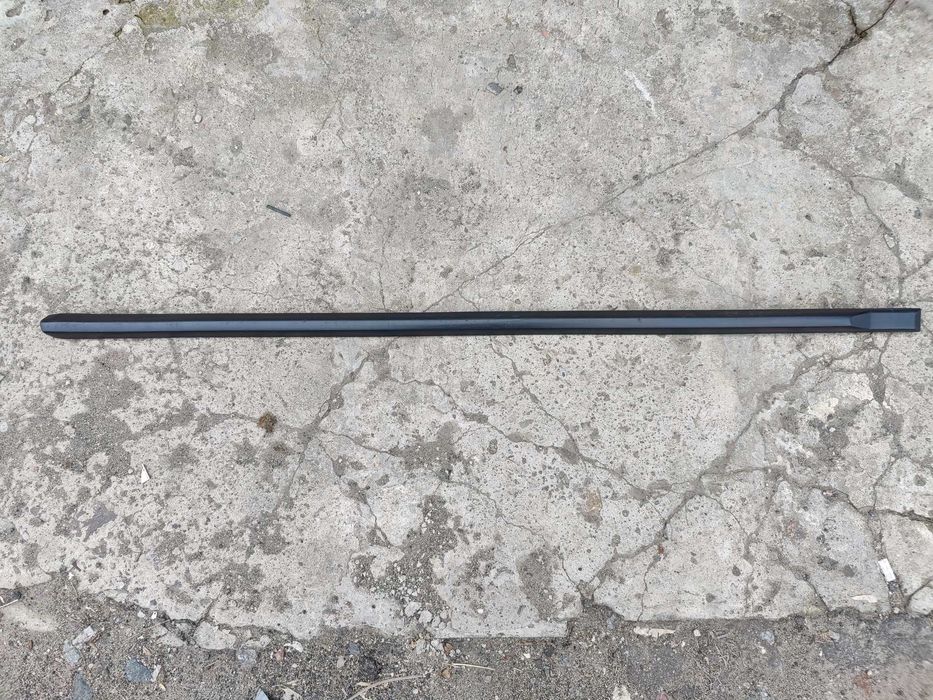 Молдинг пассажирской двери БМВ е-36 купе дорейст!