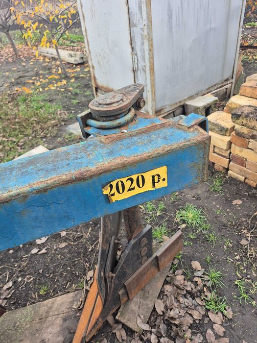 Плуг 3 корпусний ПНБ 3-35, висока стійка