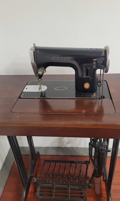 Máquina de Costura Singer
