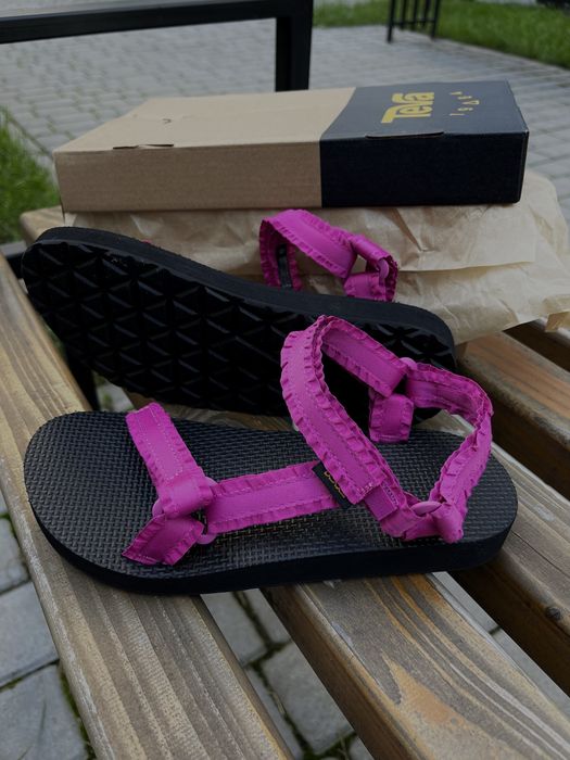Продам дитячі Босоніжки Teva, 35 р.