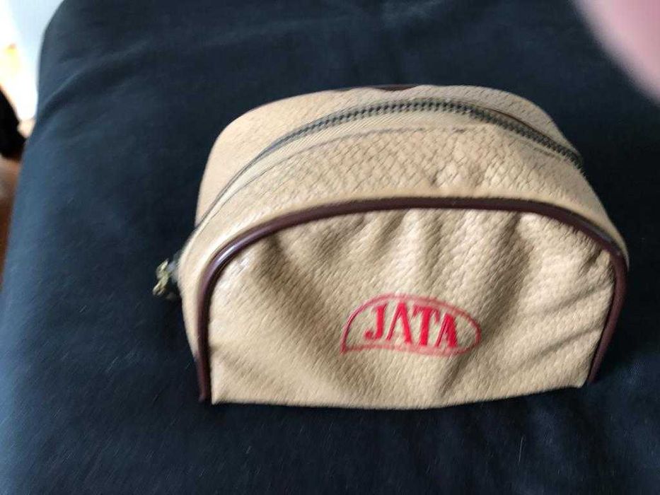 Ferro de viagem antigo JATA
