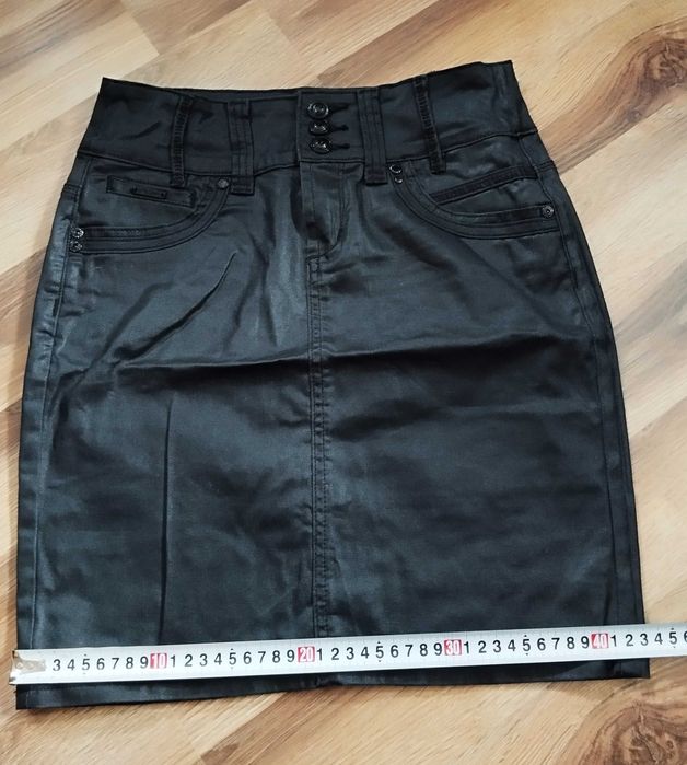 mini spódniczka z wysokim stanem S woskowana skórzana goth elastyczna