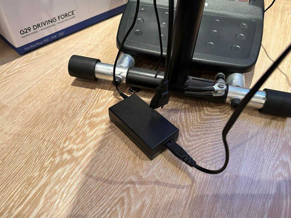 Продається повний комплект ігрового керма Logitech G29 Driving Force