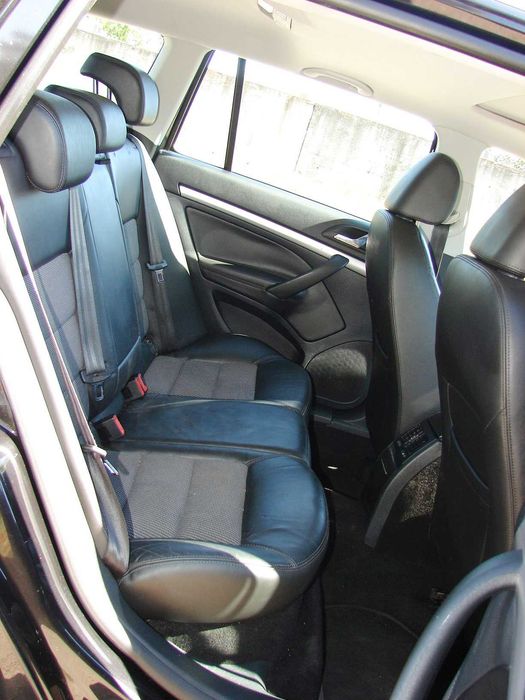Skoda Octavia 1.8 TSi механика 6-ст 2011 год (максимальная комплектация)