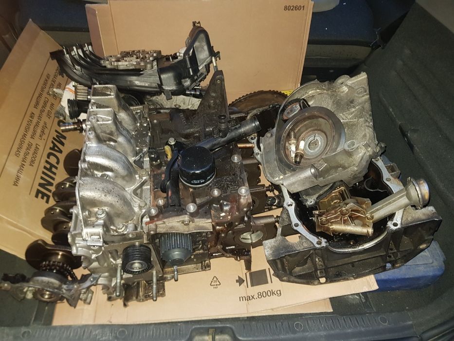 K4M renault megan scenik 1.6 блок пеньок картер форсунки