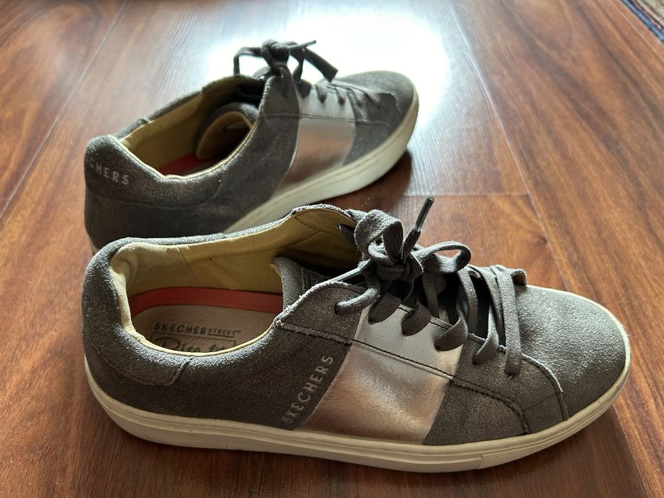 Ténis Skechers cinzentos