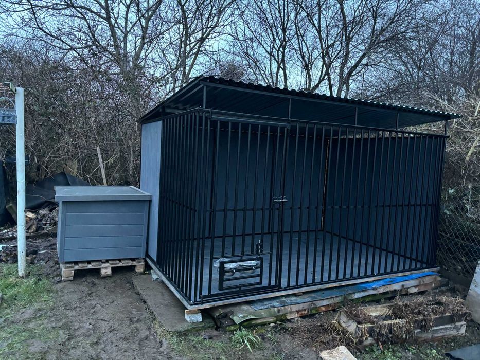 Stalowy kojec dla psa