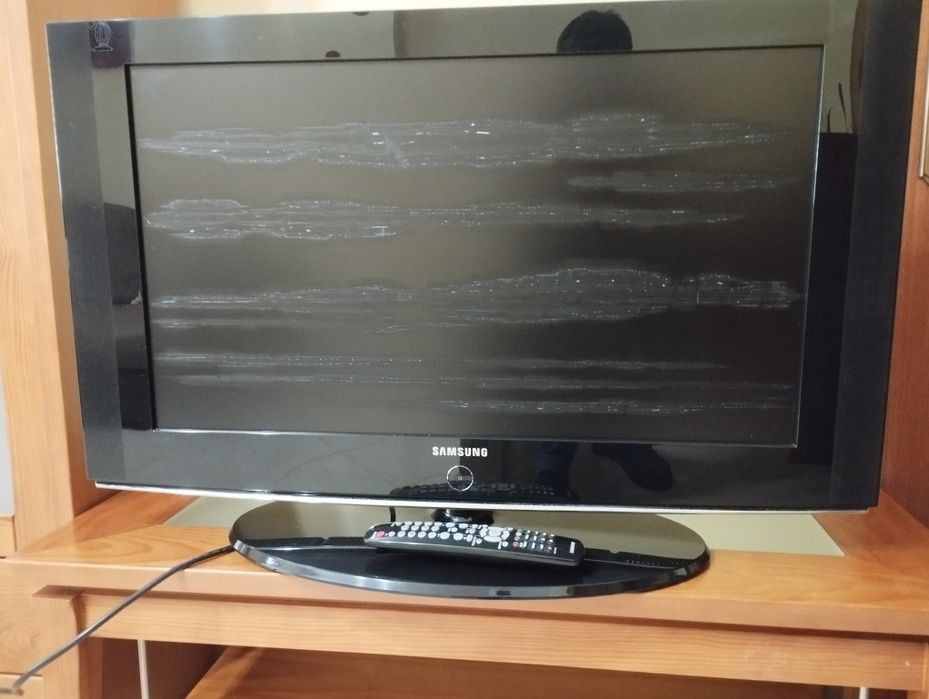 TV Samsung e comando