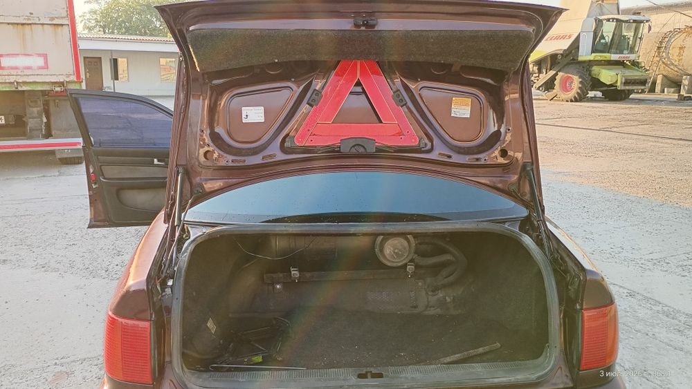 Audi 100 1992 VIN WAUZZZ4AZNN108334 фото оголошення 10 з 16