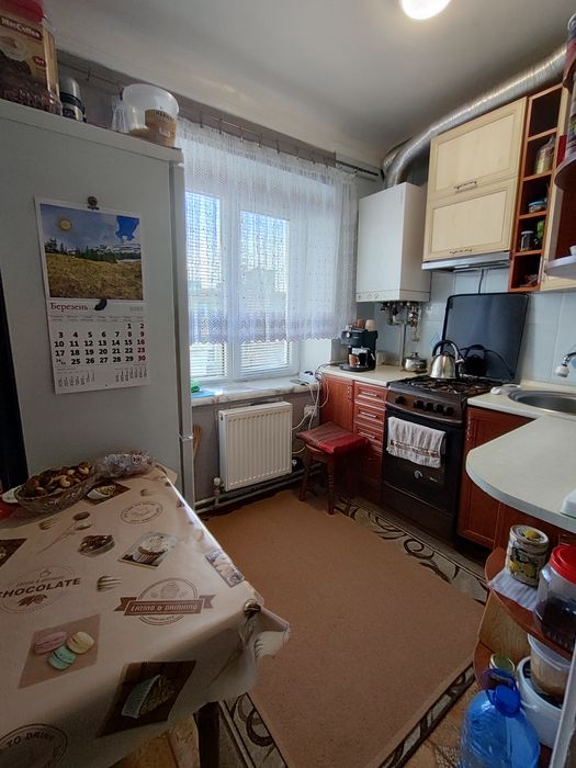 Продаж 2 кім кв в Новогуйвинську з АО