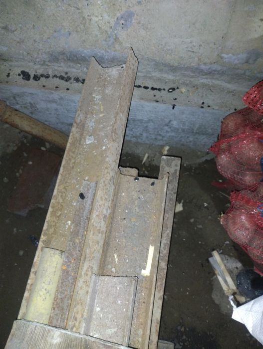 Швеллер 5/12 металічний