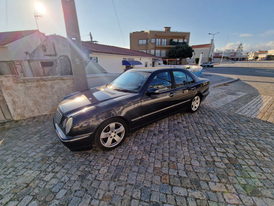 Mercedes-Benz E320