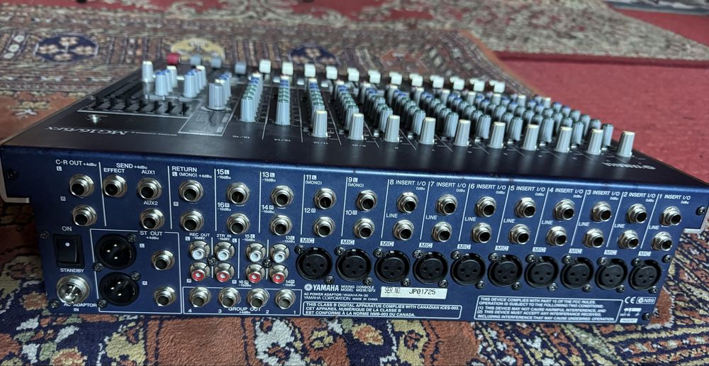 Mesa de mistura Yamaha MG16/6FX