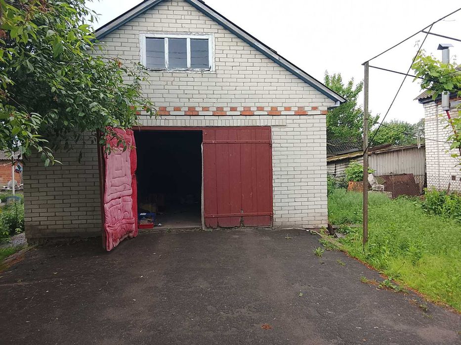 Продам добротний будинок