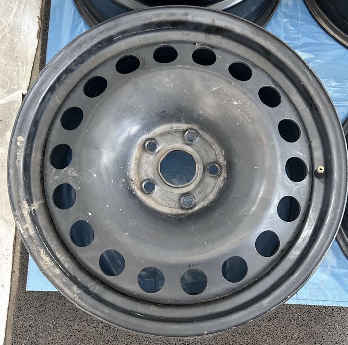 Felgi stalowe Volkswagen R 18 5x112 otwór 57,1 Oryginał Bardzo Ładne