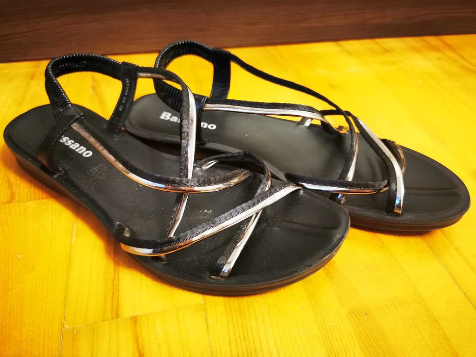 Sandały damskie, płaskie Bassano, rozmiar 39, wkładka 23,5 cm