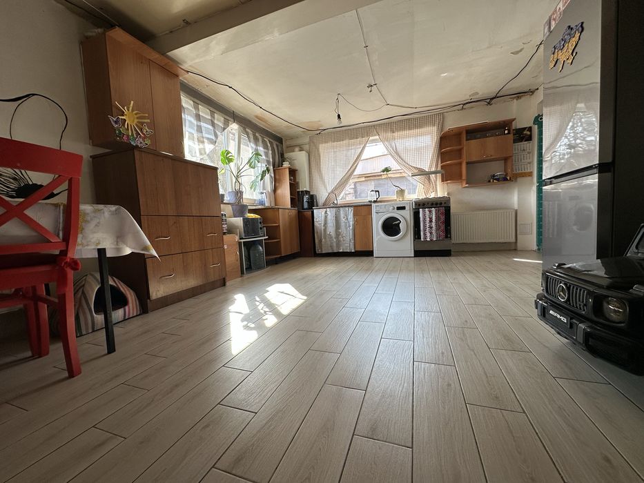 Продаж будинку  біля міста Біла Криниця