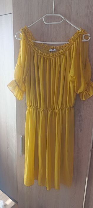 Elegancka sukienka rozmiar uniwersalny M/L
