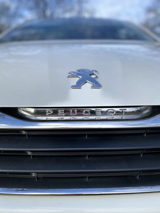 Peugeot 308swt9 рік 2015 1.6t дизель