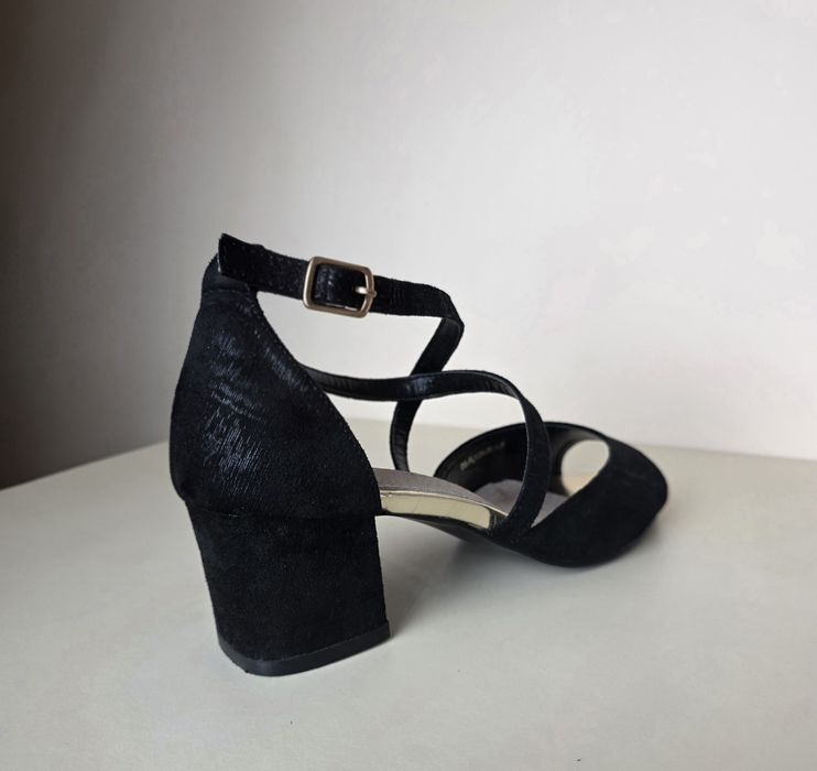 Buty na obcasie 36