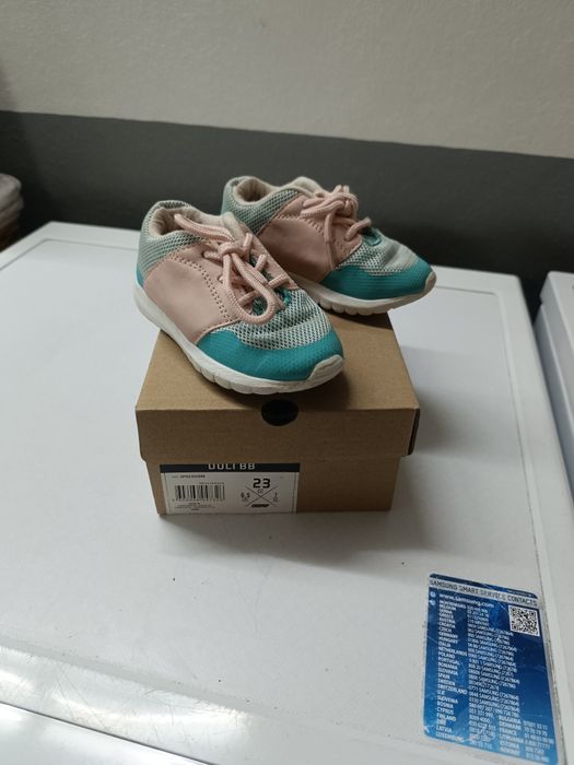 Tens de nenia em ótimo estado