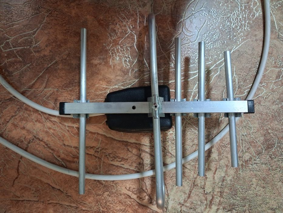 Продам антенну для ТВ. Почти не использовалась