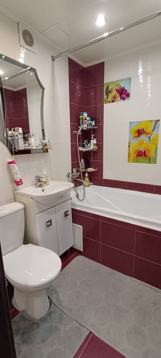 Продаж квартири в  центрі міста, по вул. Благовісна,174.