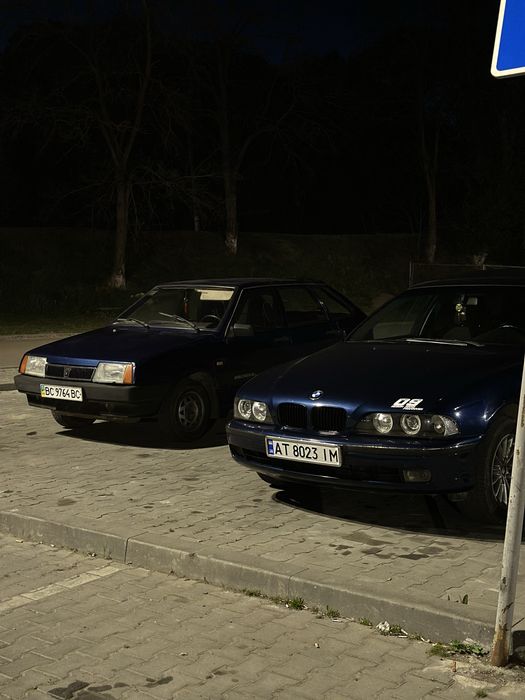 Автомобіль ваз 2109