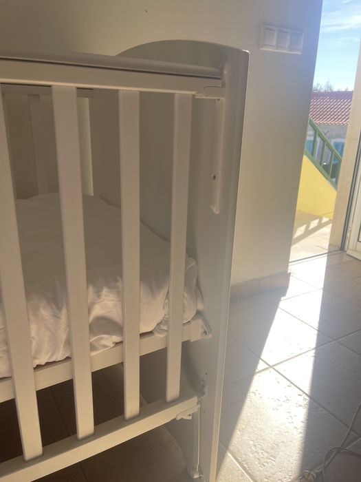 Berço de bebé bom estado