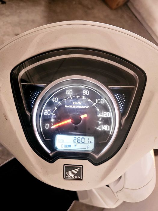 Scooter Honda Vision 110 acidentada