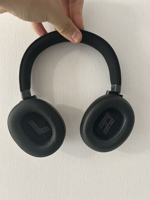 Продам Навушники Jbl live660nc