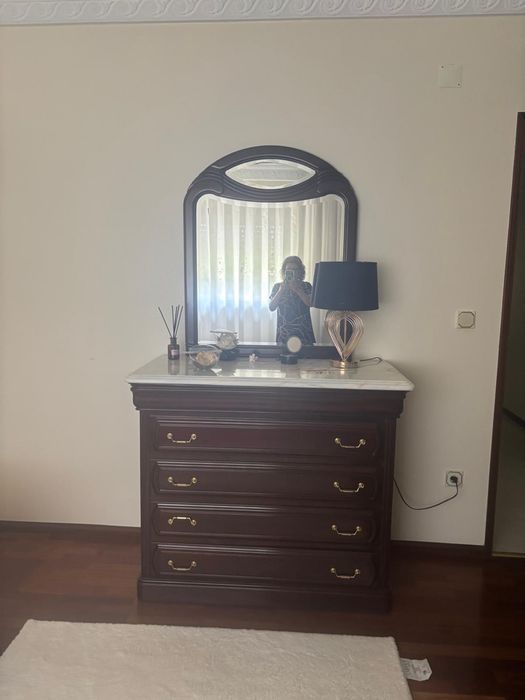 Cómoda com espelho