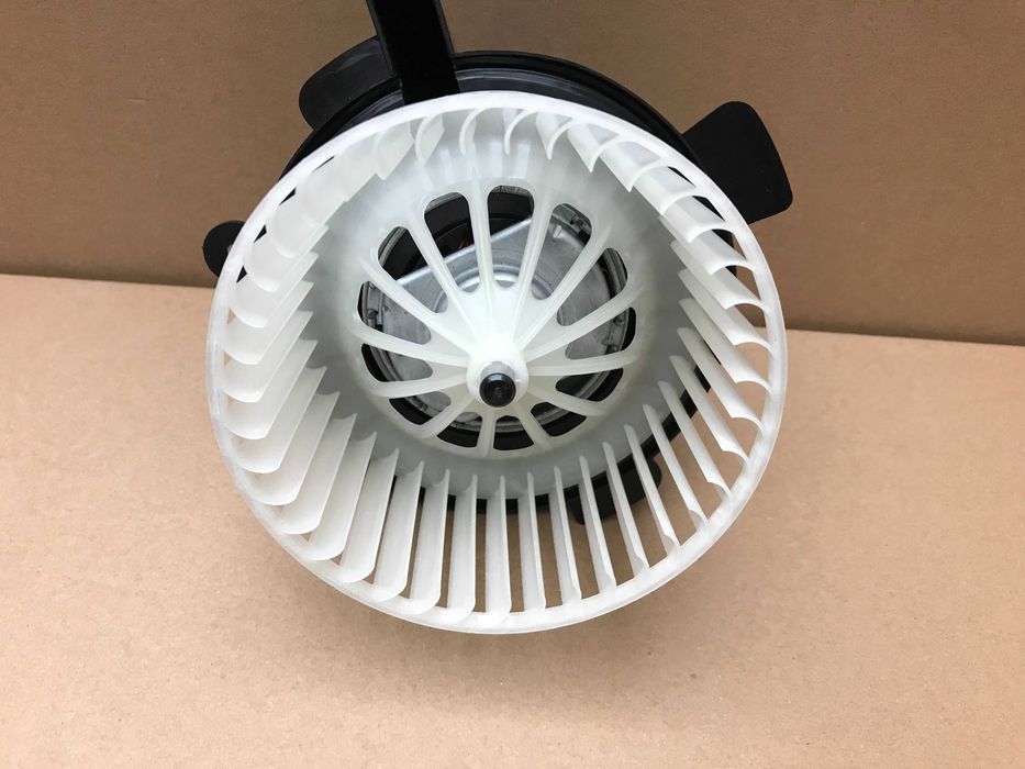 Моторчик печки вентилятор Peugeot 307 (01-08) Citroen C4 (04-11)